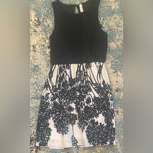 Pink Owl Apparel Black and White Dress *Like New* Sz M w/ elastic waist